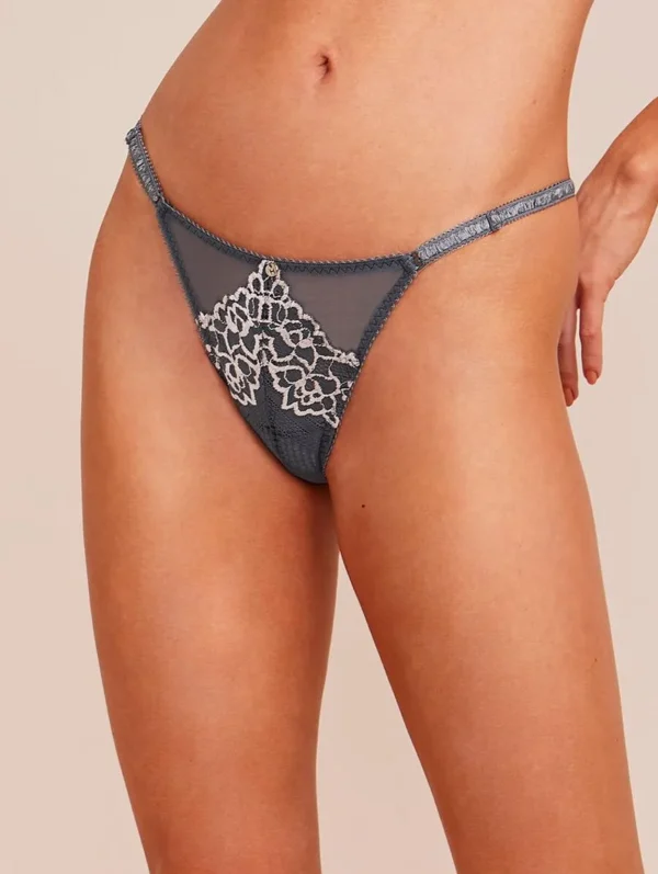 Calcinha String Biquini em Renda